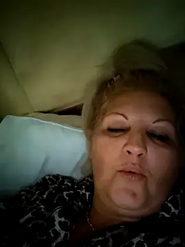 Snapshot of Divineblond chatting on October 2025 03:01:02 AM Divineblond online show from October 2025 03:01:02 AM