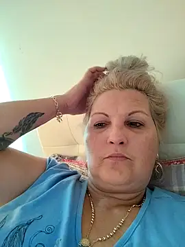 Snapshot of Divineblond chatting on November 2025 01:23:01 PM Divineblond online show from November 2025 01:23:01 PM