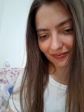 Snapshot of Alba2331 chatting on May 2026 09:50:02 AM Alba2331 online show from May 2026 09:50:02 AM