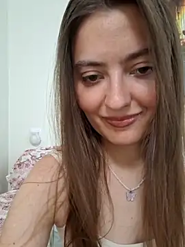 Snapshot of Alba2331 chatting on June 2026 12:41:02 PM Alba2331 online show from June 2026 12:41:02 PM
