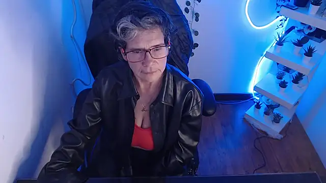 Snapshot of selena_ferreira chatting on May 2026 10:07:01 PM selena ferreira online show from May 2026 10:07:01 PM