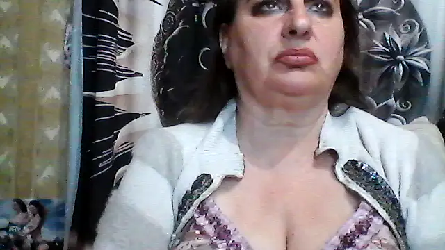 Snapshot of LoaqLovew chatting on May 2026 09:17:02 AM LoaqLovew online show from May 2026 09:17:02 AM