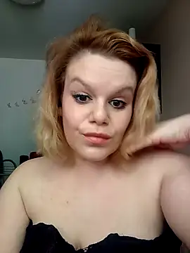 Snapshot of Maryquenn chatting on May 2026 10:33:01 AM Maryquenn online show from May 2026 10:33:01 AM