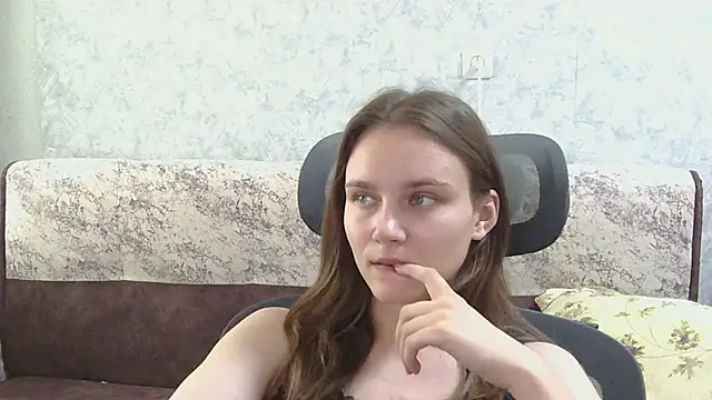Snapshot of DolcezzaCream chatting on July 2026 11:17:02 AM DolcezzaCream online show from July 2026 11:17:02 AM
