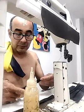 Juanchis53 online show from April 2026 07:05:02 PM