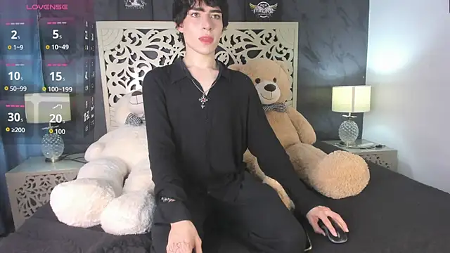 Snapshot of DemonFoxx chatting on June 2026 12:11:01 PM DemonFoxx online show from June 2026 12:11:01 PM