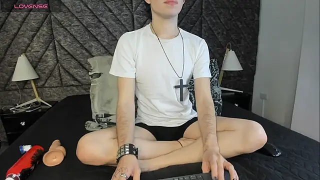 DemonFoxx online show from June 2026 12:18:02 PM