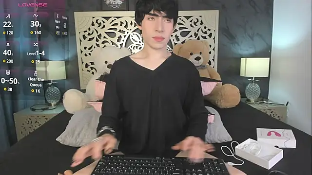 DemonFoxx online show from June 2026 12:04:01 PM