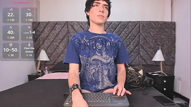 DemonFoxx online show from July 2026 12:43:01 PM