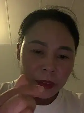Snapshot of Helen-baby chatting on April 2026 12:29:02 PM Helen-baby online show from April 2026 12:29:02 PM