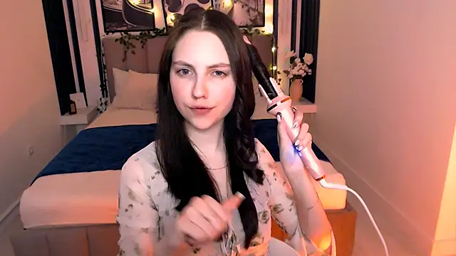 Snapshot of _AliceWells chatting on April 2026 08:50:02 AM AliceWells online show from April 2026 08:50:02 AM