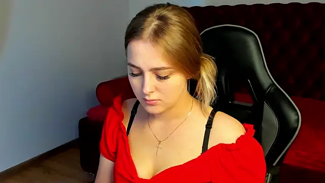 EllaBells online show from May 2026 05:05:02 AM