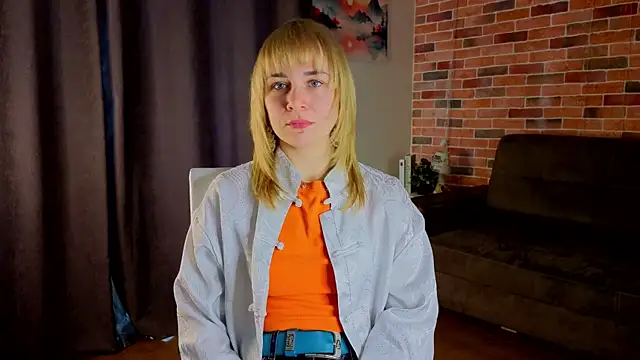 AstrixorLune online show from April 2026 07:28:01 AM