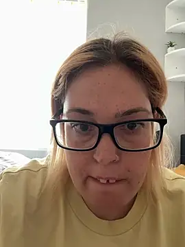 Snapshot of SecretRavenXO chatting on May 2026 12:14:02 PM SecretRavenXO online show from May 2026 12:14:02 PM