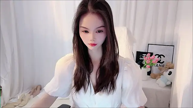 Ella-001 online show from April 2026 09:13:01 AM