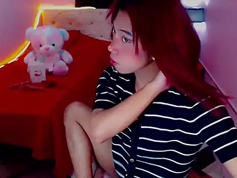 Snapshot of URsexyLylia chatting on May 2026 04:45:01 PM URsexyLylia online show from May 2026 04:45:01 PM