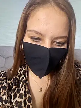 zizosey online show from April 2026 05:51:02 PM