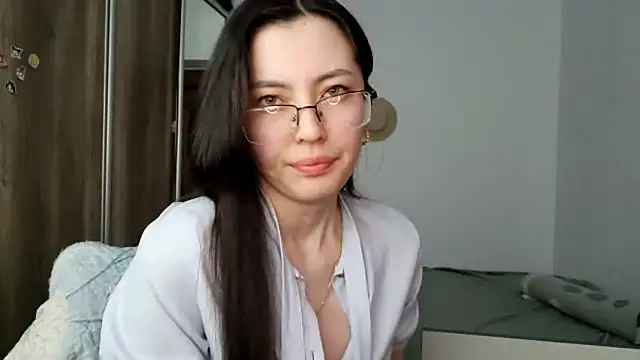 Snapshot of AshleyTropiano chatting on May 2026 02:32:01 PM AshleyTropiano online show from May 2026 02:32:01 PM