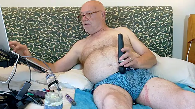 Snapshot of KinkCentral chatting on June 2026 08:29:02 PM KinkCentral online show from June 2026 08:29:02 PM