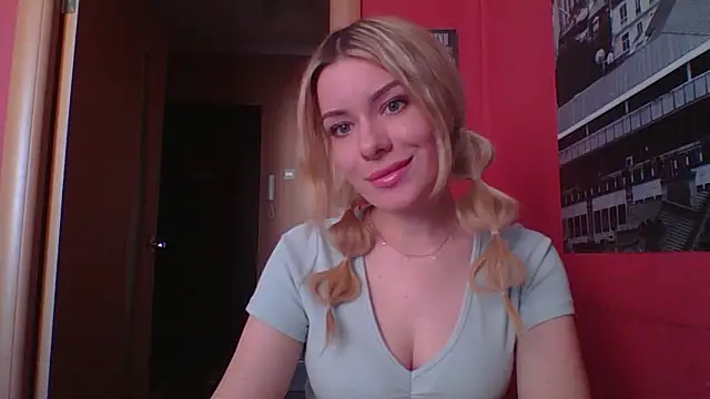 Snapshot of Softy_Aura_ chatting on May 2026 09:59:02 AM Softy Aura online show from May 2026 09:59:02 AM