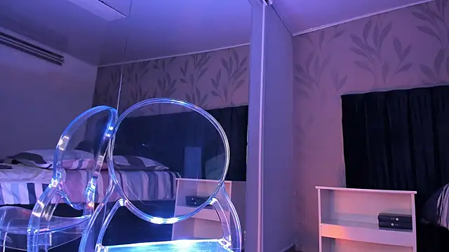 Milan Daph online show from June 2026 06:17:01 PM