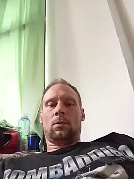 Snapshot of FlirtFehler404 chatting on May 2026 03:07:01 PM FlirtFehler404 online show from May 2026 03:07:01 PM