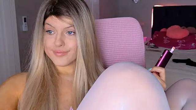 Snapshot of ChristieBlace chatting on July 2026 08:59:02 PM ChristieBlace online show from July 2026 08:59:02 PM