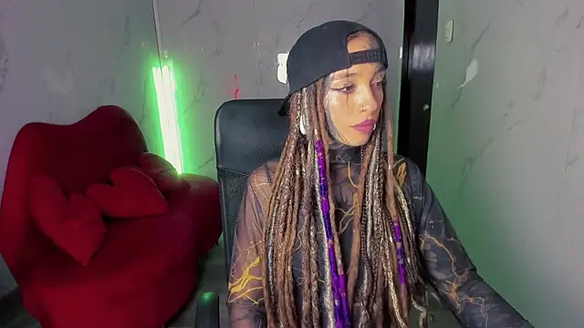 Snapshot of Lucy_Doll8 chatting on May 2026 07:43:02 PM Lucy Doll8 online show from May 2026 07:43:02 PM