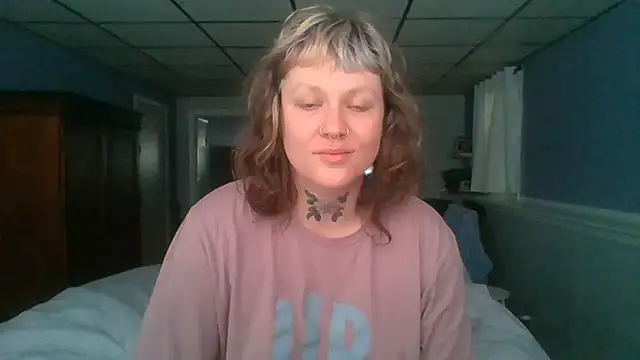 Snapshot of RosieSwitchBitch chatting on May 2026 12:45:02 PM RosieSwitchBitch online show from May 2026 12:45:02 PM
