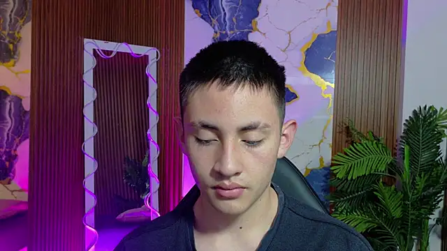 Snapshot of Andres_Tay chatting on May 2026 03:02:02 AM Andres Tay online show from May 2026 03:02:02 AM