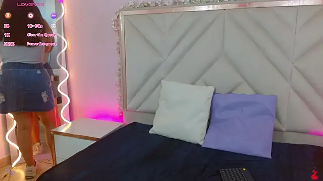 Snapshot of Karla_tay1 chatting on June 2026 11:45:02 AM Karla tay1 online show from June 2026 11:45:02 AM