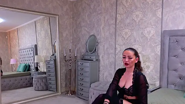 Snapshot of DonnaKleinn chatting on May 2026 05:54:02 PM DonnaKleinn online show from May 2026 05:54:02 PM