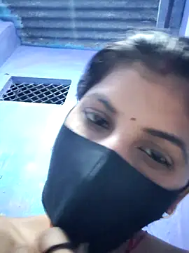 Snapshot of RUHI_1143 chatting on June 2026 05:28:02 PM RUHI 1143 online show from June 2026 05:28:02 PM