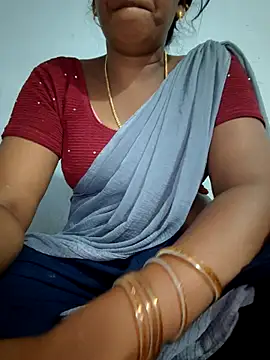 Snapshot of Tamil_Hot_HoneyBee chatting on June 2026 06:56:02 PM Tamil Hot HoneyBee online show from June 2026 06:56:02 PM