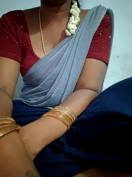 Snapshot of Tamil_Hot_HoneyBee chatting on June 2026 02:43:01 PM Tamil Hot HoneyBee online show from June 2026 02:43:01 PM