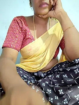 Snapshot of Tamil_Hot_HoneyBee chatting on July 2026 06:47:01 PM Tamil Hot HoneyBee online show from July 2026 06:47:01 PM