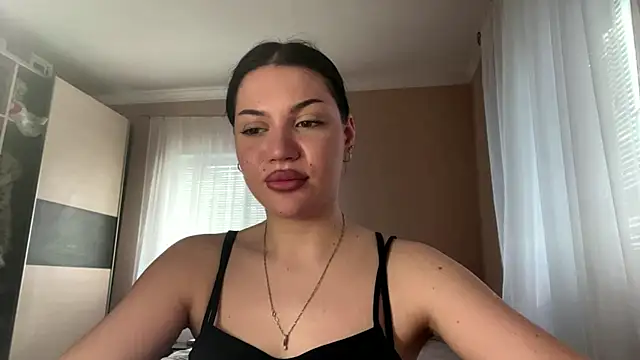 Snapshot of CrystalMuze chatting on April 2026 01:48:02 PM CrystalMuze online show from April 2026 01:48:02 PM