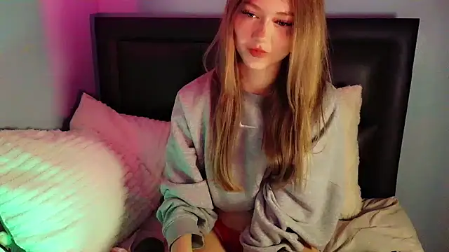 Snapshot of Finally18Cicii chatting on June 2026 11:39:02 PM Finally18Cicii online show from June 2026 11:39:02 PM