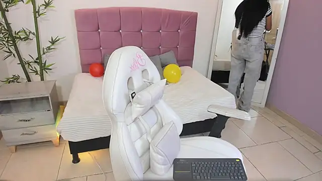 Hinaa XXX online show from July 2026 08:03:01 PM
