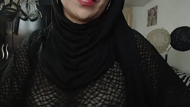 Snapshot of nadia__abaud chatting on December 2024 08:24:01 AM nadia  abaud online show from December 2024 08:24:01 AM