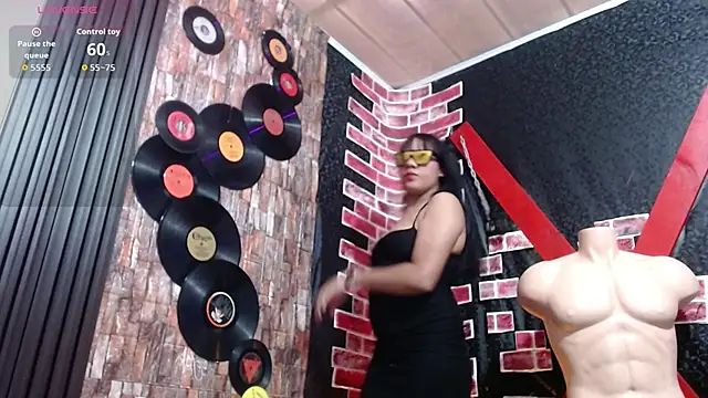 Dominatriz Arlette online show from June 2026 07:47:02 PM