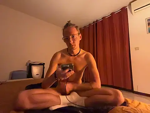 Snapshot of BlondieVelvet chatting on July 2026 07:23:02 AM BlondieVelvet online show from July 2026 07:23:02 AM