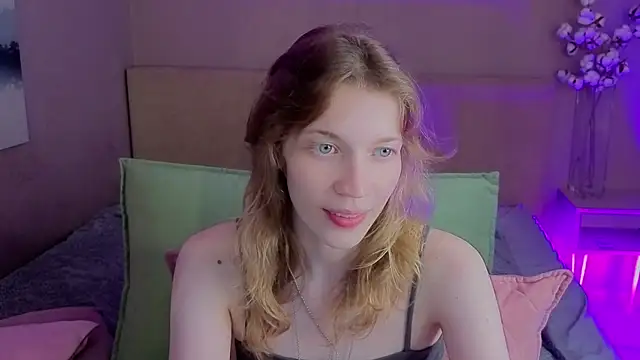 Snapshot of Emily_Cartex chatting on July 2026 05:22:01 AM Emily Cartex online show from July 2026 05:22:01 AM