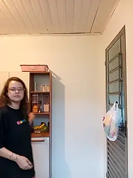 LunnaKitten online show from April 2026 10:46:01 AM