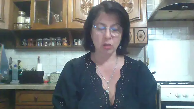 Snapshot of Fiona06 chatting on May 2026 07:43:02 PM Fiona06 online show from May 2026 07:43:02 PM