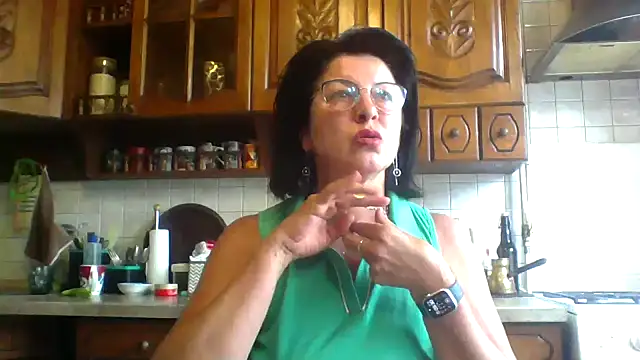 Snapshot of Fiona06 chatting on May 2026 06:31:02 AM Fiona06 online show from May 2026 06:31:02 AM