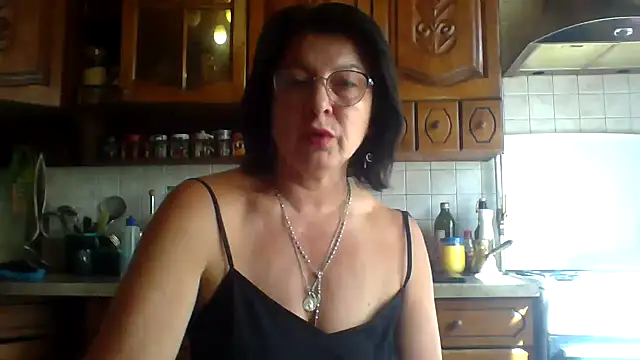 Snapshot of Fiona06 chatting on May 2026 06:11:02 AM Fiona06 online show from May 2026 06:11:02 AM