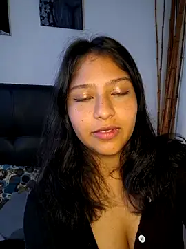 vaioletpoet online show from June 2026 04:57:01 PM