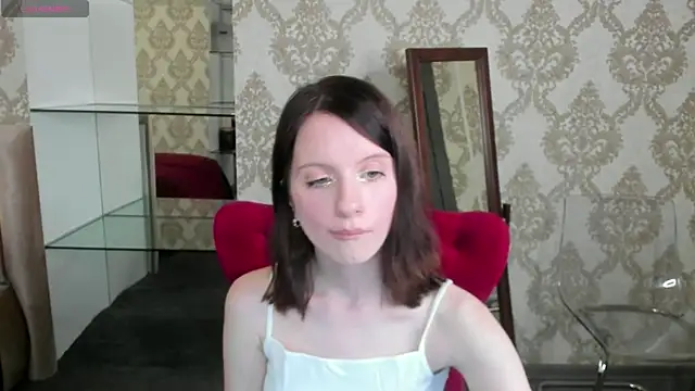 Snapshot of mollie_blush chatting on June 2026 01:28:01 PM mollie blush online show from June 2026 01:28:01 PM