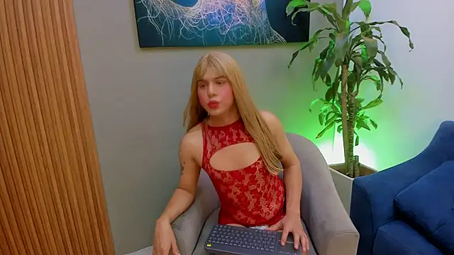 Snapshot of Daphne_Leia chatting on May 2026 08:51:01 PM Daphne Leia online show from May 2026 08:51:01 PM